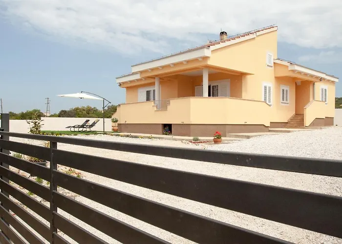 Villa Karmen *