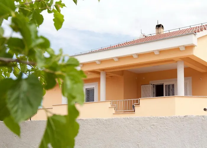 Karmen Villa Debeljak