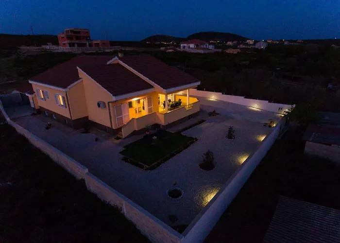 Villa Karmen Debeljak